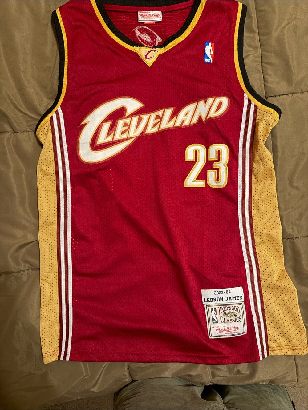 LeBron James #23 03-04 Hardwood Classics Cleveland Cavaliers Jersey Men’s Large